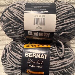 Double Take Gray Blanket Yarn